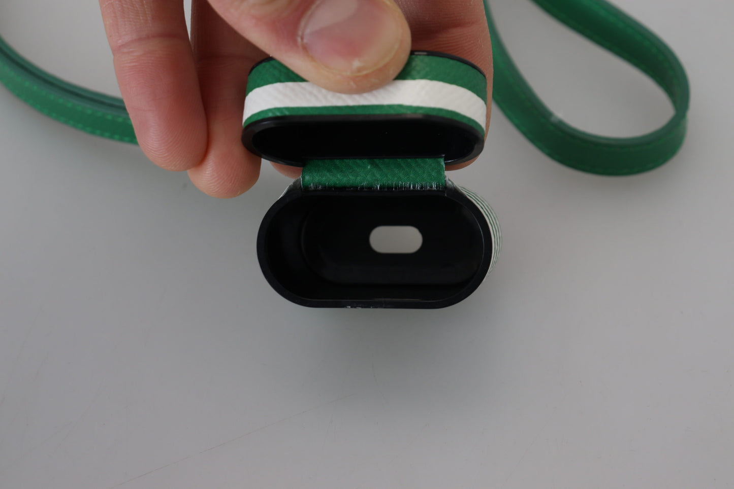 Dolce & Gabbana Elegant Læderetui til Airpods - Lush Green