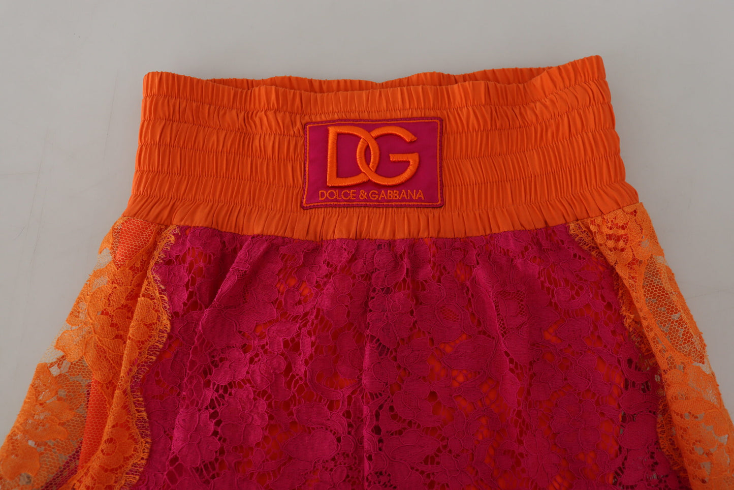 Dolce & Gabbana elegante højtaljede shorts i blonder i tofarver