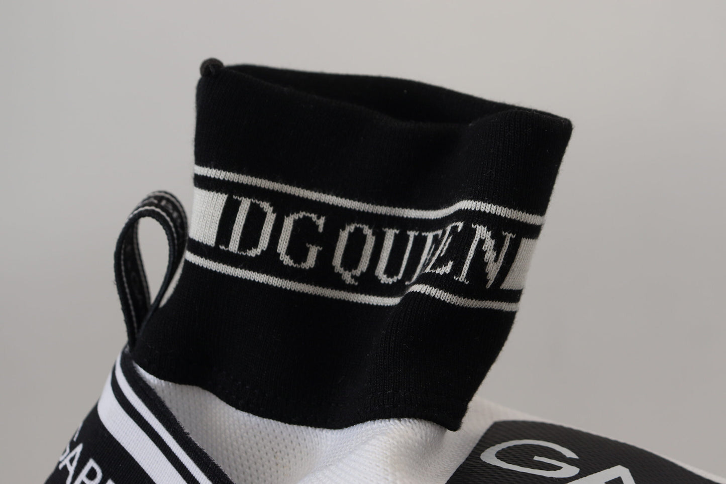 Dolce & Gabbana Chic Sorte og Hvide Sorrento Slip-On Sneakers