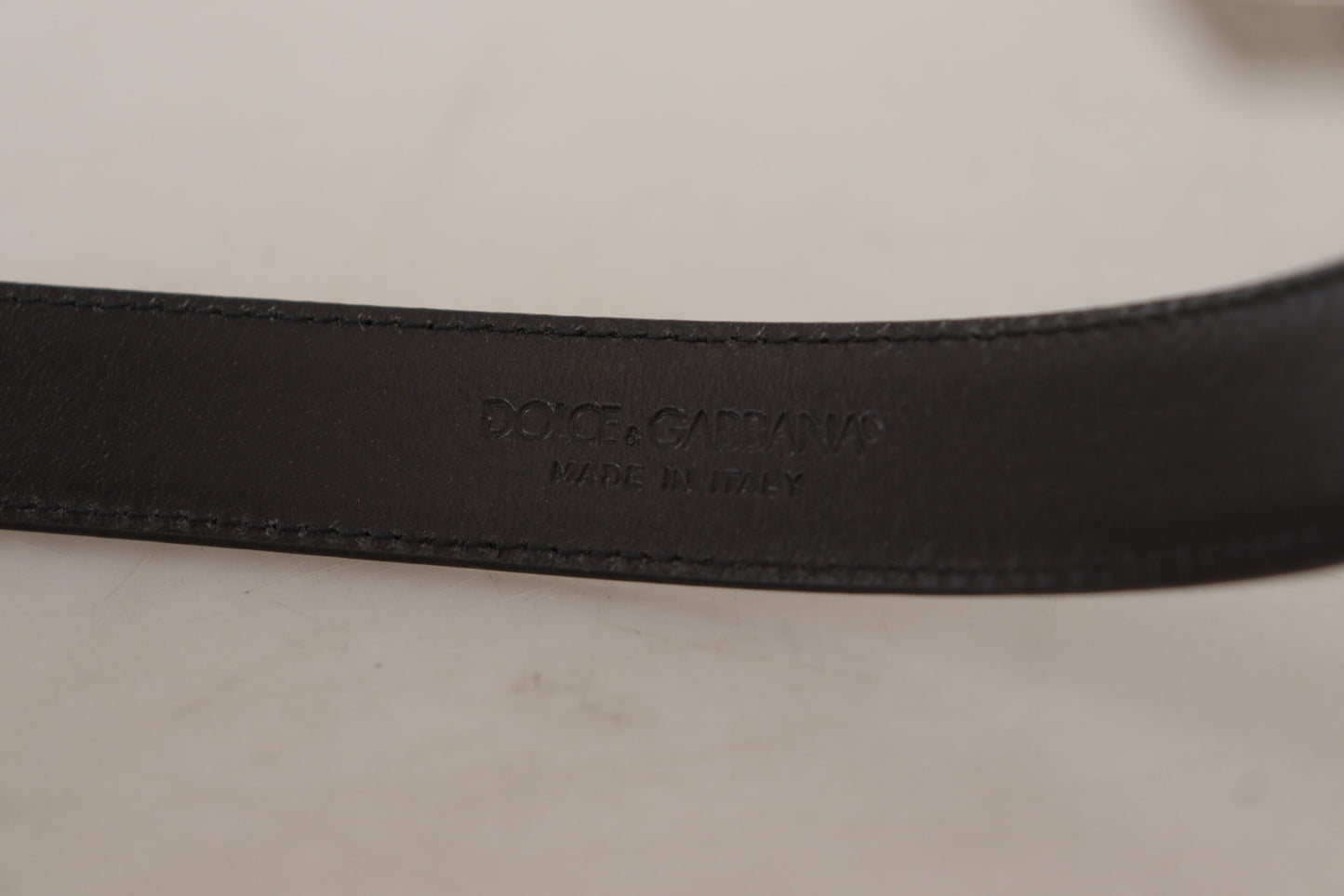 Dolce & Gabbana Sleek sort læderbælte med metalspænde