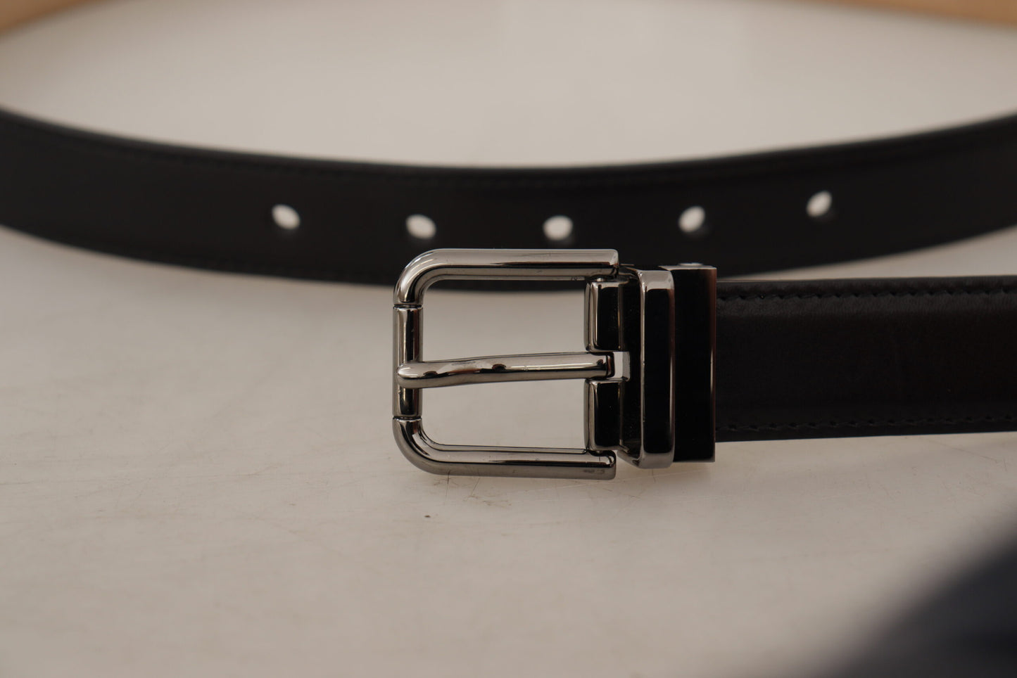 Dolce & Gabbana Sleek sort læderbælte med metalspænde