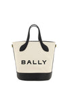 Bally Elegant Monogram Bucket Bag i Sort & Hvid