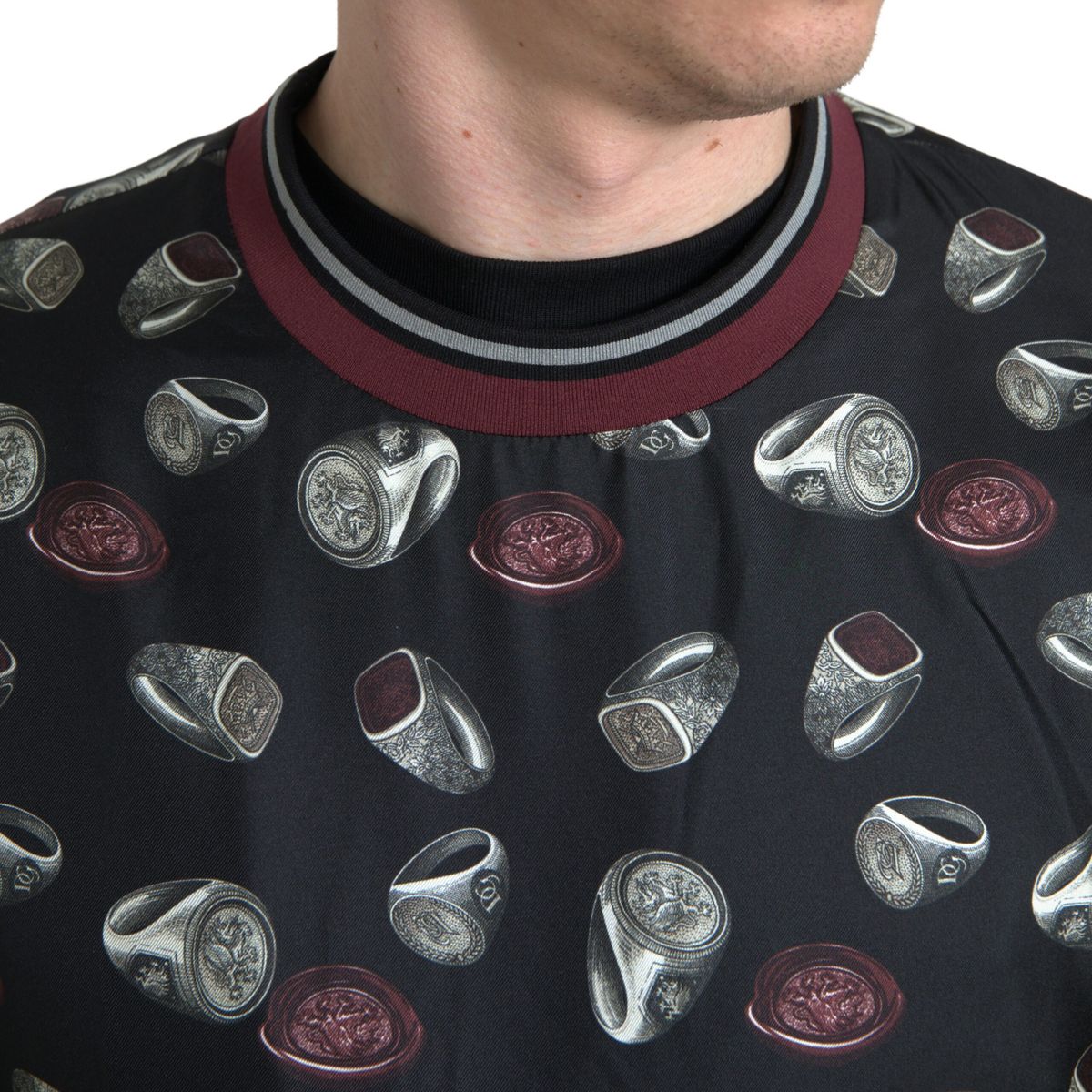 Dolce & Gabbana Elegant Silkepullover med Rund Hals - Sort Flerfarvet