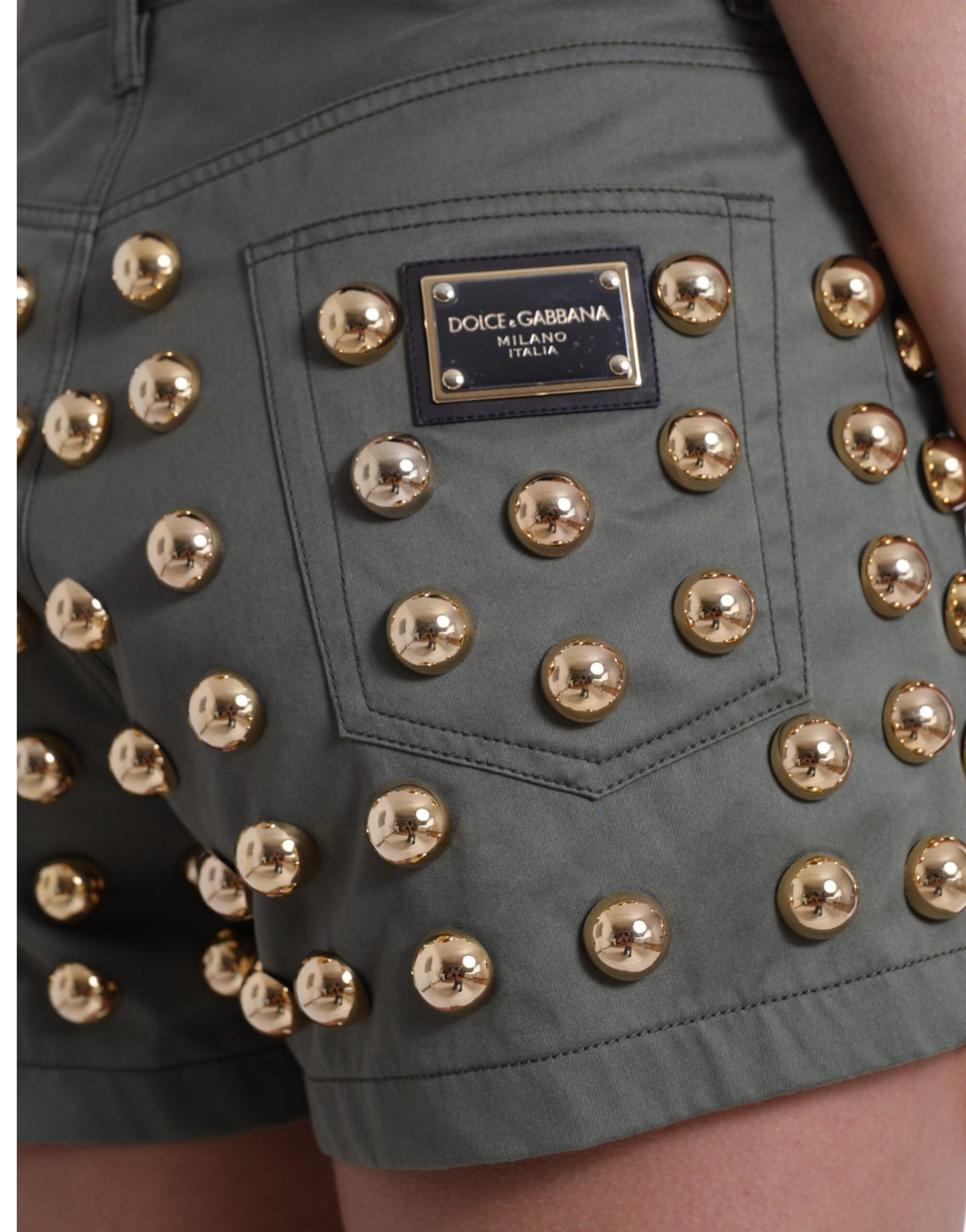 Dolce & Gabbana Smaragdfarvede Shorts med Høj Talje og Udsmykning
