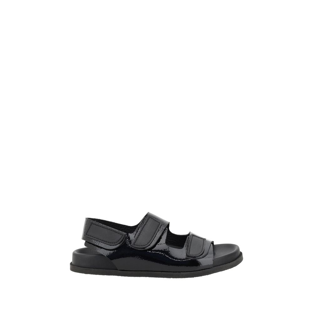 Pedro García Dinka Sandaler