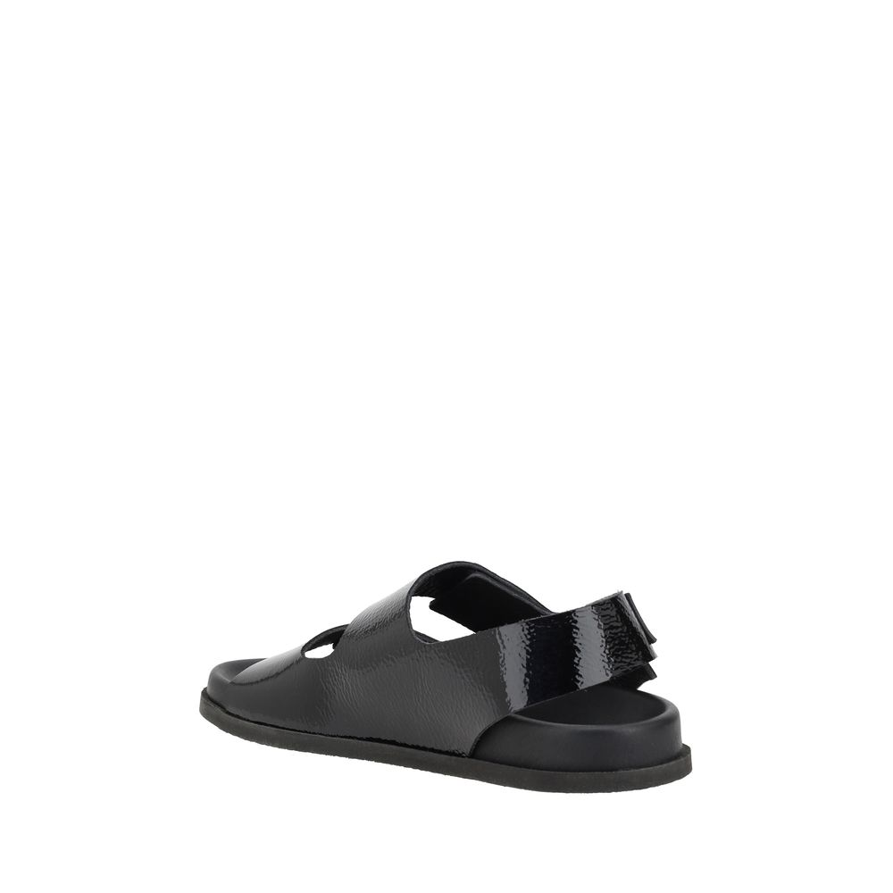 Pedro García Dinka Sandaler