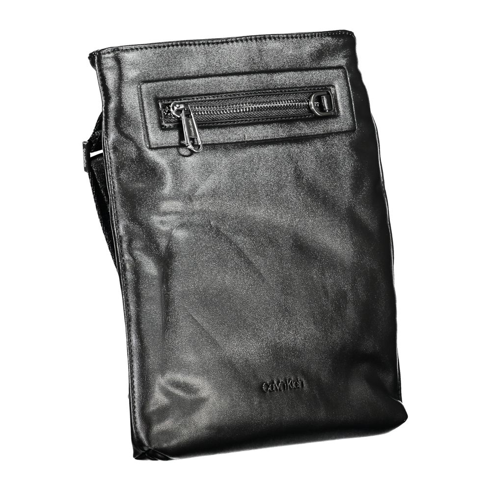 Calvin Klein Slank Sort Skuldertaske med Kontrastdetaljer