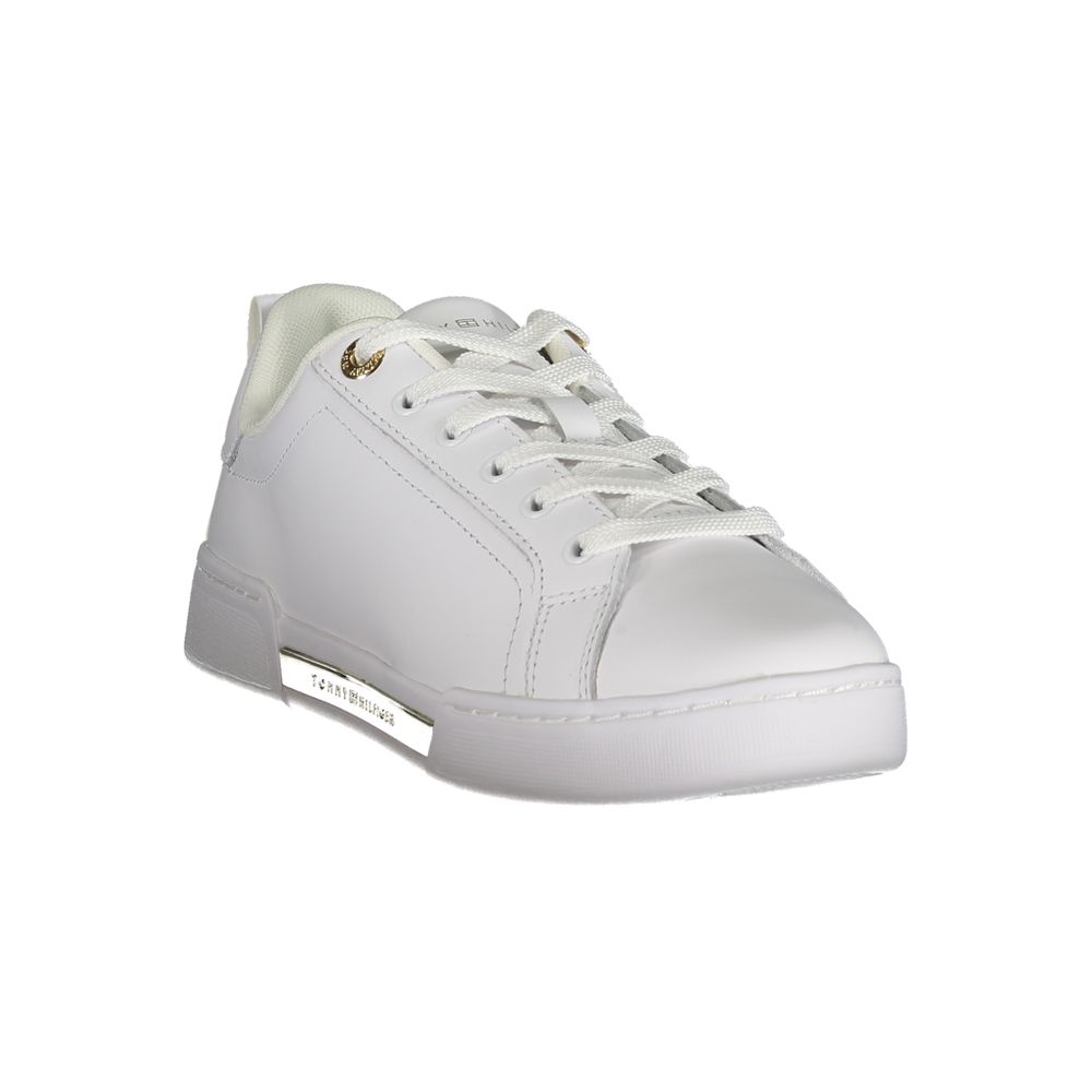 Tommy Hilfiger Chic Hvide Sneakers Med Snøre Og Kontrastdetaljer