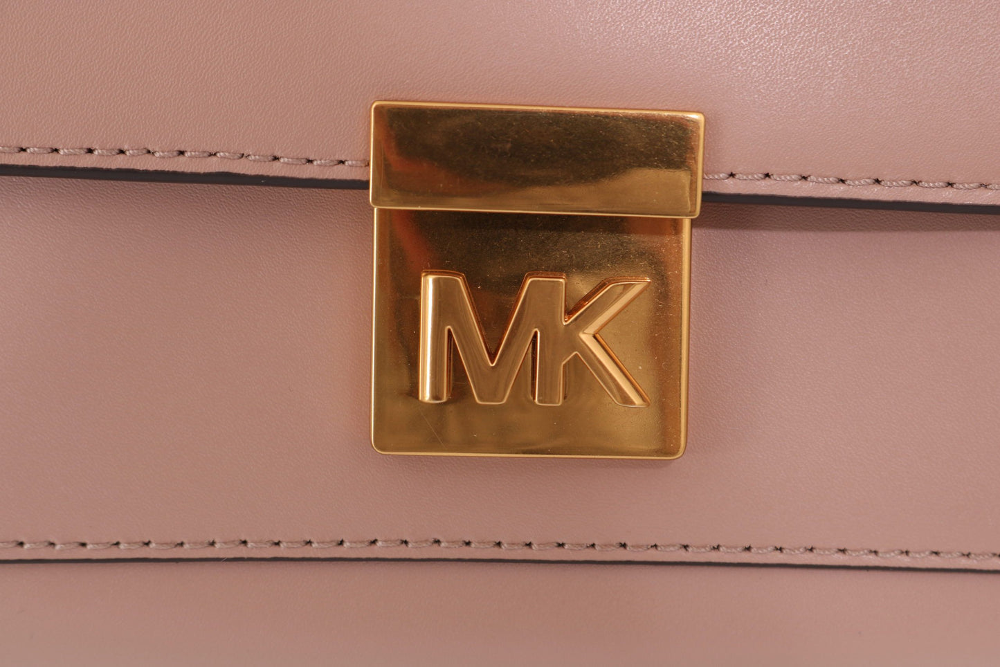 Michael Kors Elegant Pink Mindy Skuldertaske i læder