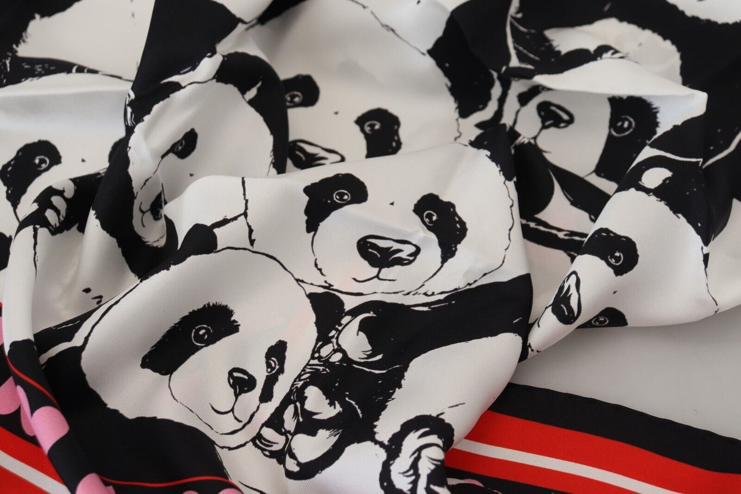 Dolce &amp; Gabbana Elegant Panda Print silketørklæde