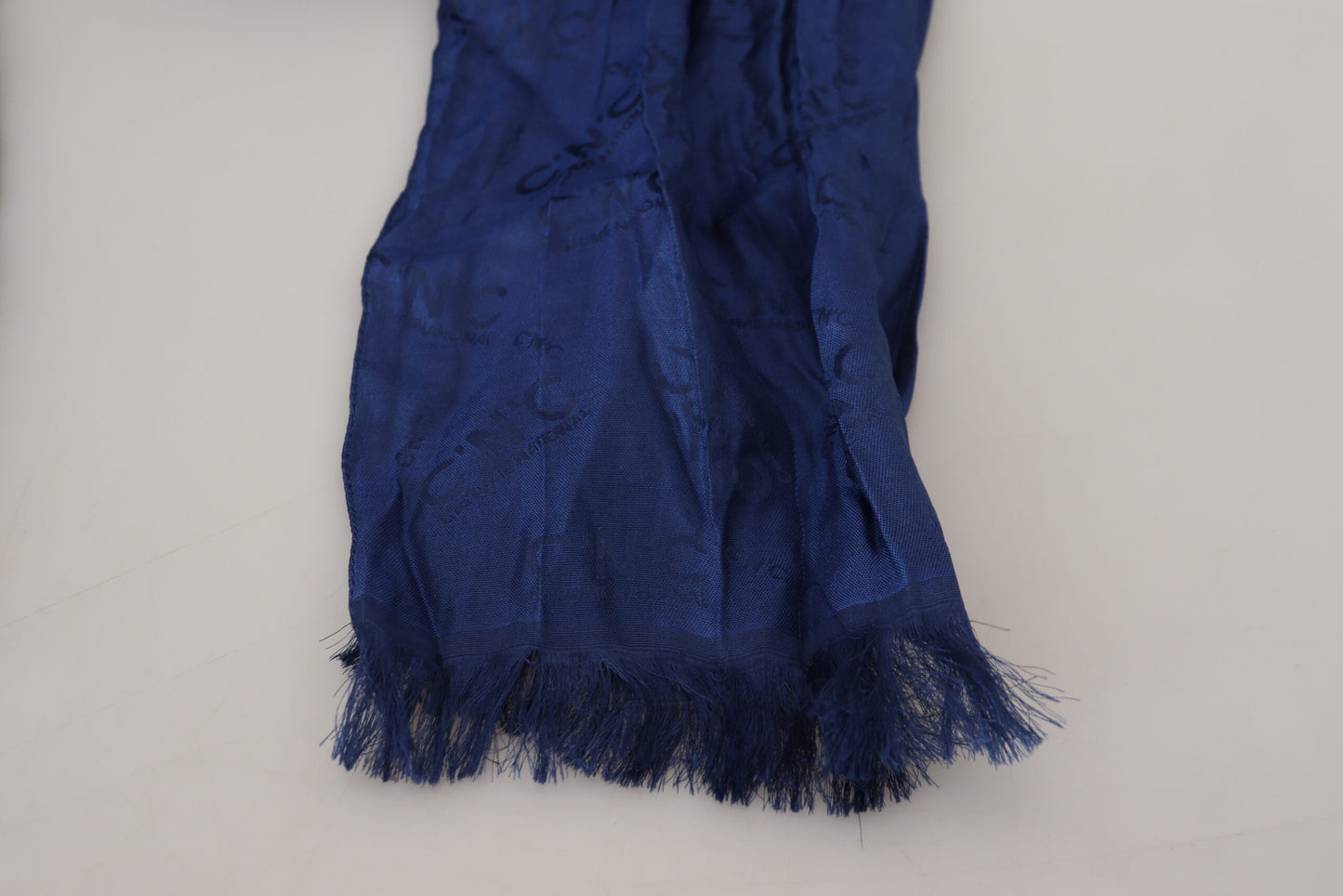 Costume National Elegant Silk Frynse Tørklæde i Chic Blue