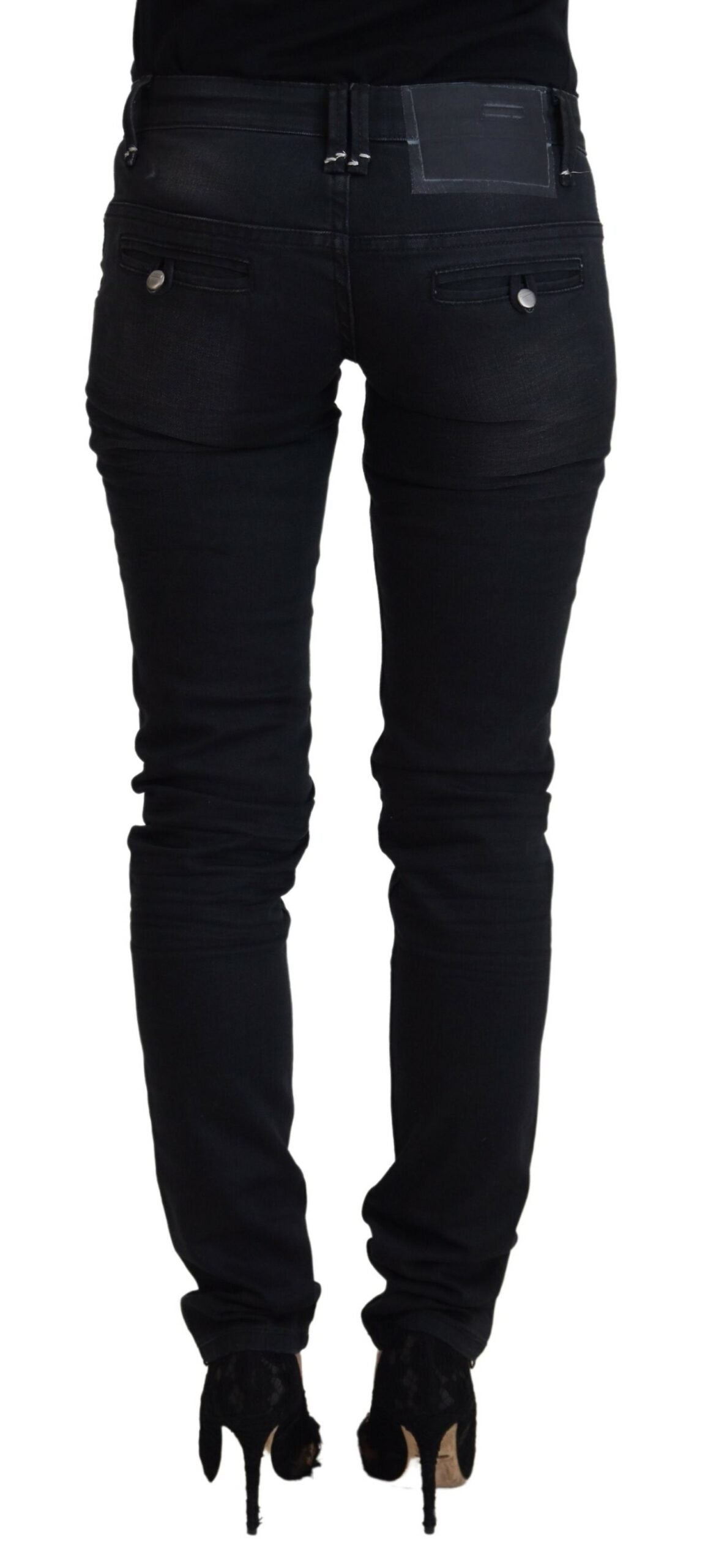 Acht slanke sorte vaskede skinny jeans med lav talje