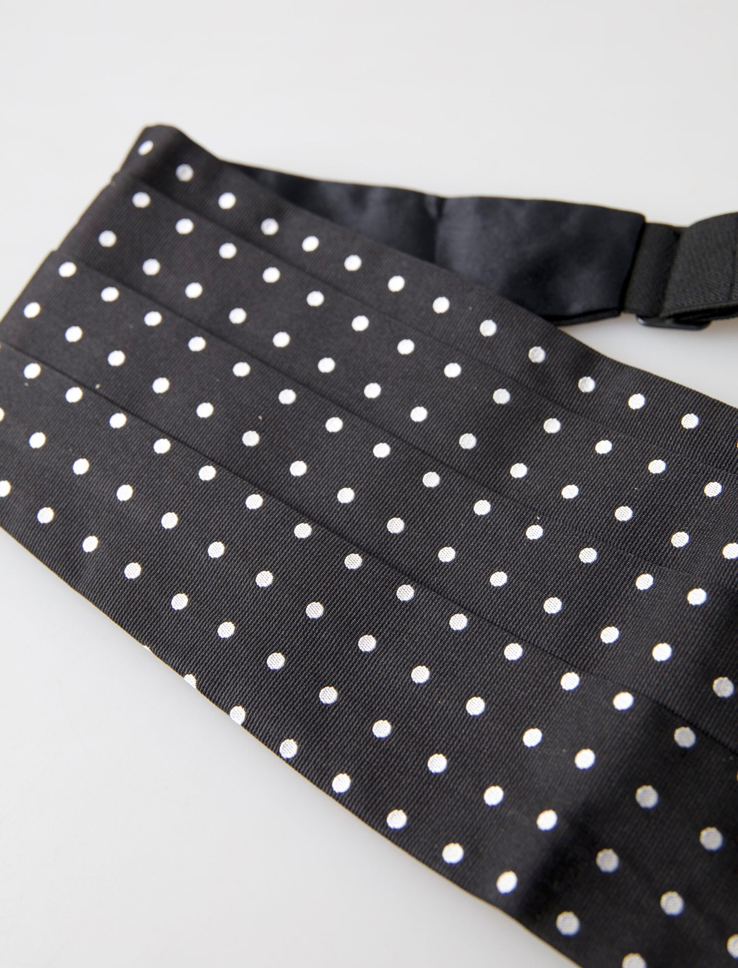 Dolce &amp; Gabbana Elegant Silk Sort &amp; Hvid Polka Dot Cummerbund