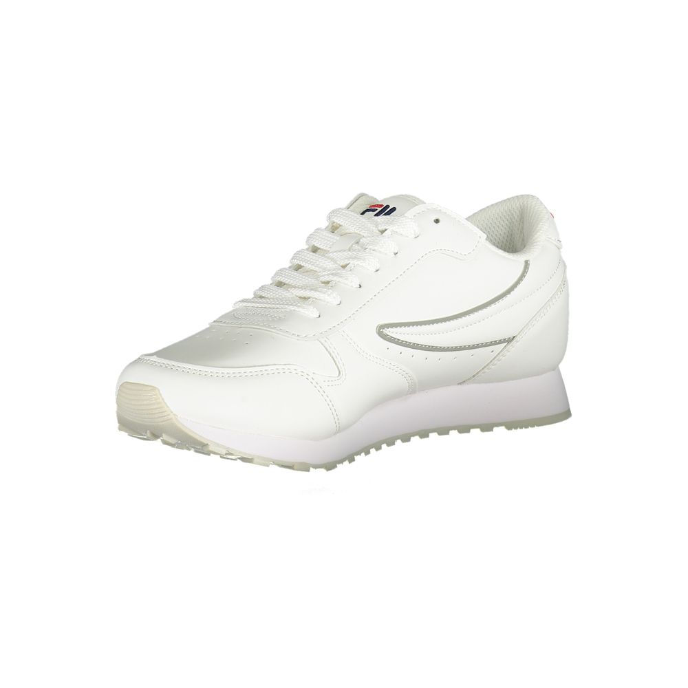 Fila Chic hvide sneakers med snørebånd med kontrastdetaljer