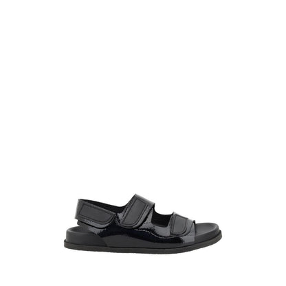 Pedro García Dinka Sandaler